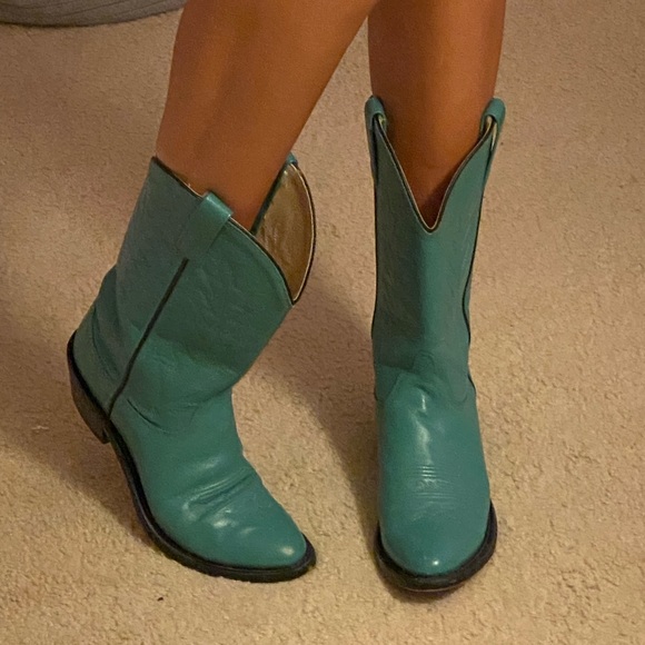 AQUA BLUE COWBOY BOOTS🦋 - Picture 2 of 3